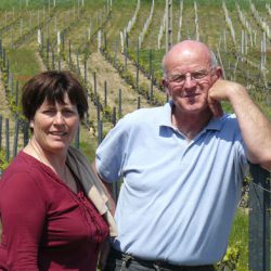 Geneviève et Bernard LAPLACE vignerons coopérateurs  à Jullié